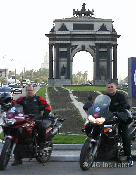 triumph_arch_at_moscow1.jpg